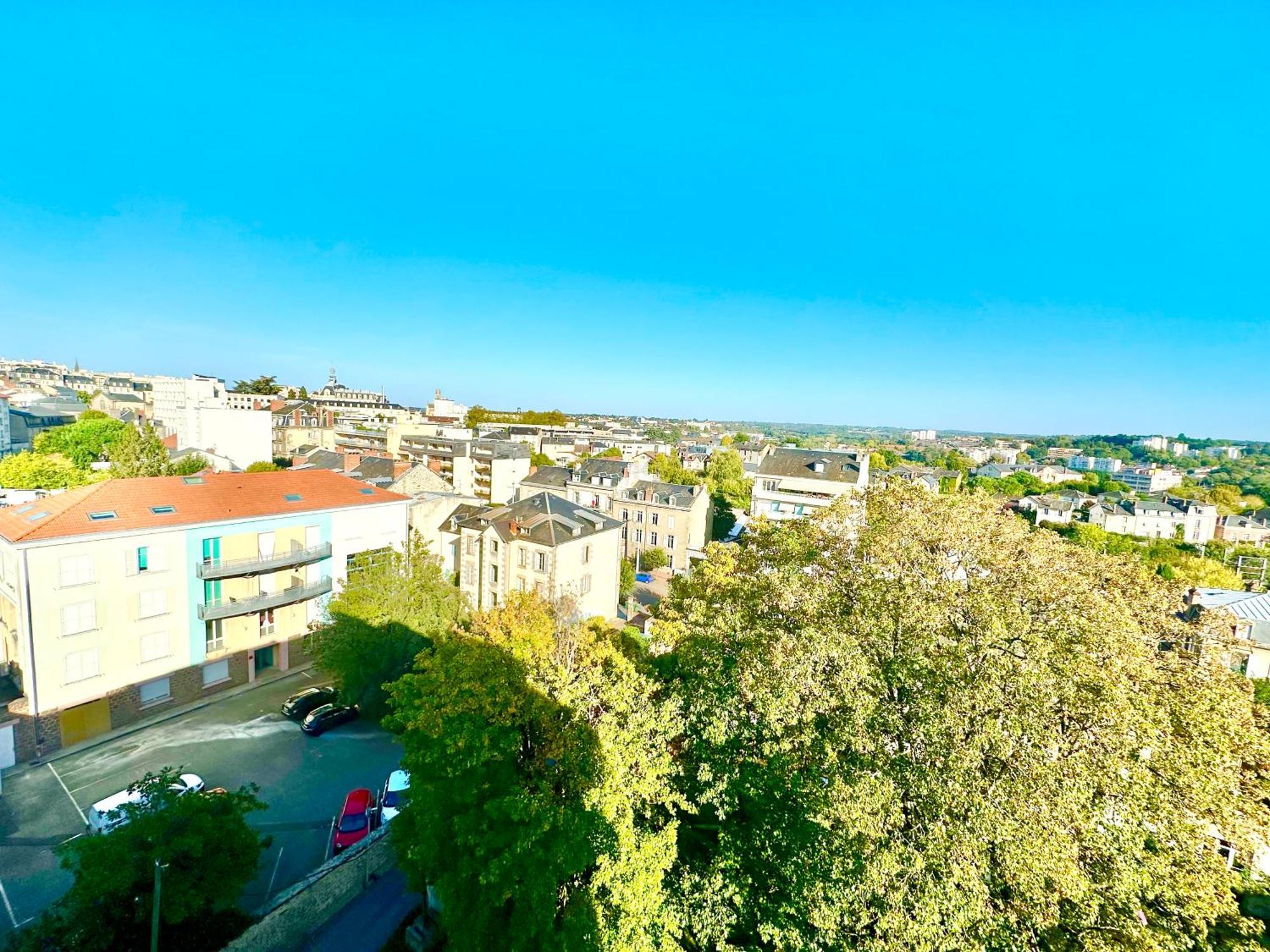Le Baudin Avec Vue Sur Limoges Apartment Bagian luar foto